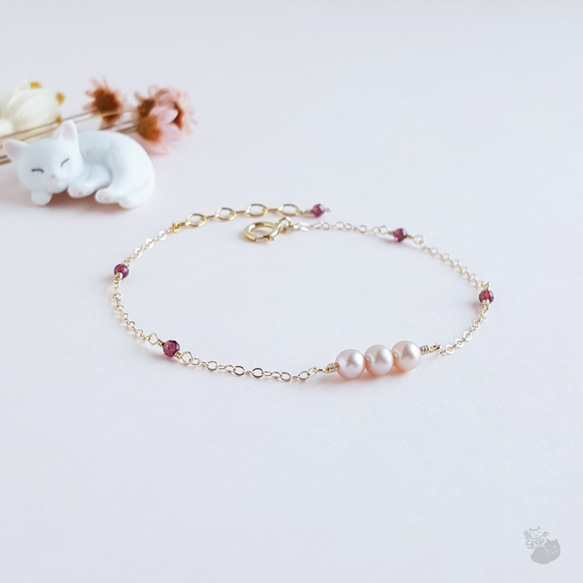 貓のShop • 粉色淡水珍珠 + 石榴石 x 14KGF手鍊 ♥ 客訂 第1張的照片