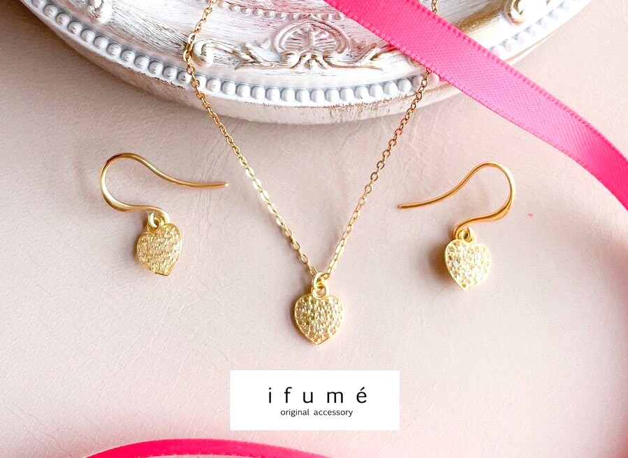 【ifumé】金属アレルギー対応　ハートのダイヤモンドネックレス＆ピアス（イヤリング）のセット GOLD