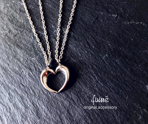 ifumé】つけっぱなしOK！合わせるとハートになるペア ネックレス 「two  
