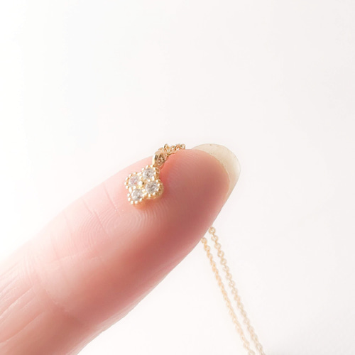 ifumé】金属アレルギー対応 小さなよつ葉のクローバーピアス