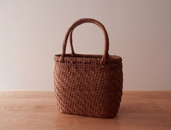 山ぶどうbag 8-7 山葡萄のつる（皮）で編んだバッグ かごバッグ