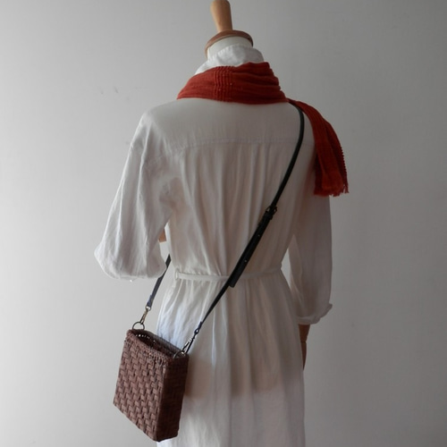 山ぶどうショルダーbag 9㎜平編 #3 山葡萄のつる(皮)で編んだ 山ぶどうショルダーbag 9㎜平編 #3 山葡萄のつる(皮)で編んだ