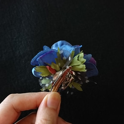 コサージュ ［ anemone corsage & headdress ( ブルー ) ］ 4枚目の画像