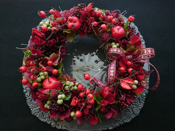 リース［ red petal & berry wreath ］ 1枚目の画像