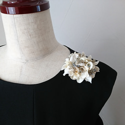 コサージュ ［ velvet petal corsage （クリーム） ］ 5枚目の画像