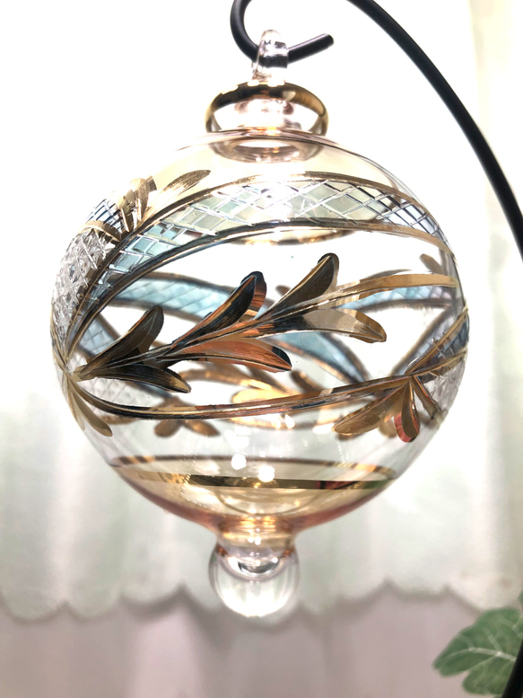 エジプト　ガラスオーナメント5　切子ゴールド　ボール型　工芸品　手吹きガラス　クリスマス　サンキャチャー　ハンガー付　 5枚目の画像