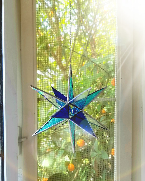 ステンドグラス製　ブルーの星のサンキャッチャー(16cm径) 4枚目の画像