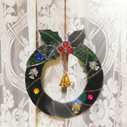 リボンと天使がかわいい！ステンドグラス製クリスマスリース