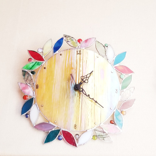 現品限りステンドグラスリーフモチーフのウォールクロック(電波時計)