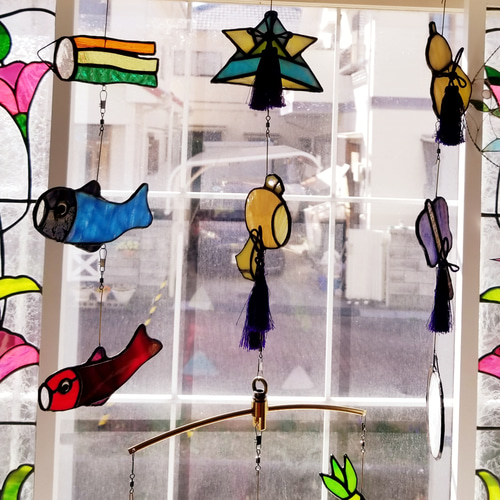 男の子のお誕生祝いにステンドグラス製端午の節句のモビール五月人形