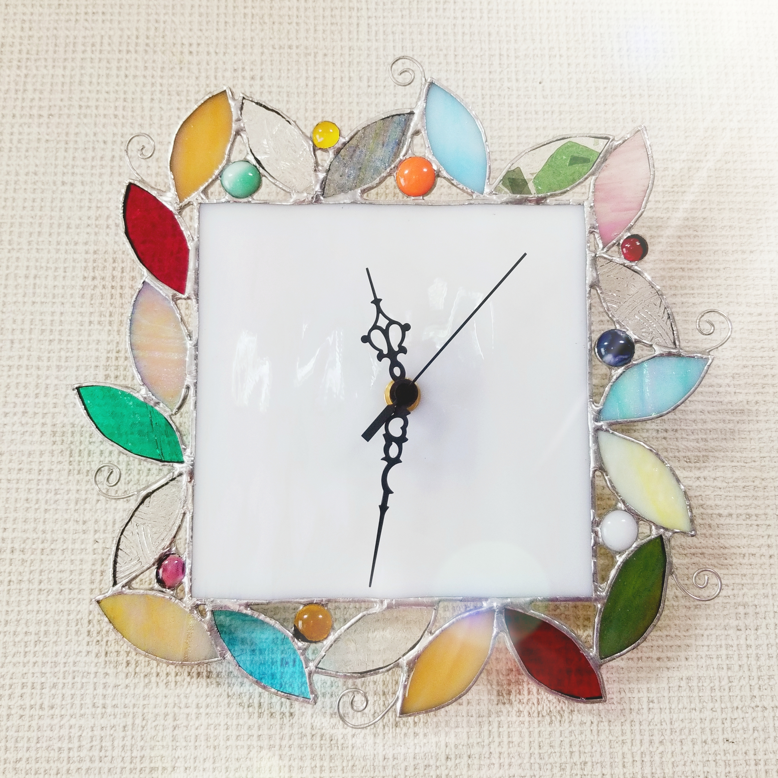 アンティーク調　ステンドグラス製　カラフルリーフのウォールクロック