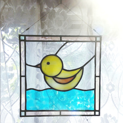 ステンドグラス製　黄色いアヒルのサンキャッチャーパネル 2枚目の画像