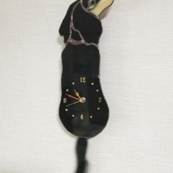 ご予約可　ステンドグラス　ミニチュアダックスのしっぽ振り時計　(壁掛け時計) 2枚目の画像