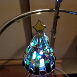 ステンドグラス　星を散りばめた　クリスマスツリーのランプ(中サイズ) 6枚目の画像