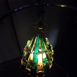 ステンドグラス　星を散りばめた　クリスマスツリーのランプ(中サイズ) 7枚目の画像