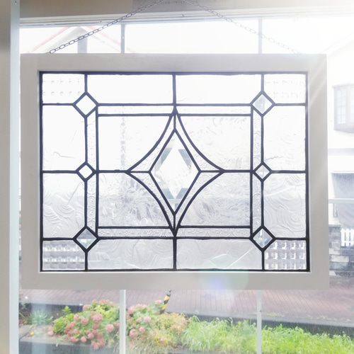 透明感あふれるステンドグラス製アンティーク調パネル
