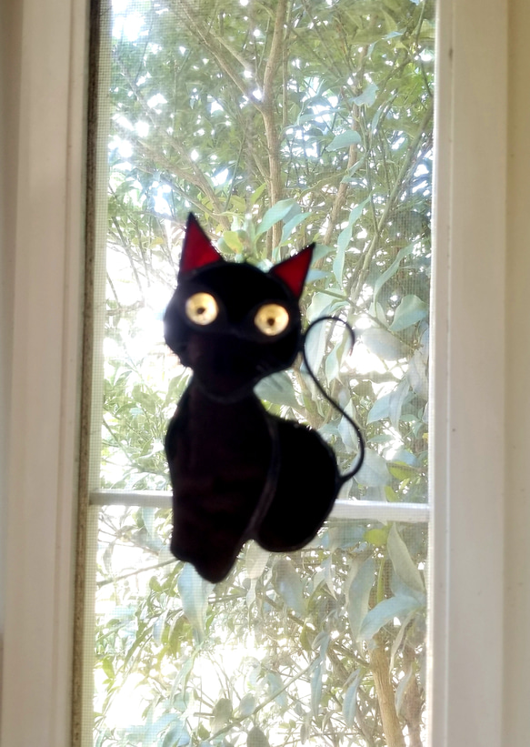 ハロウィンのデコレーションに！　ステンドグラス　黒猫のモビール 1枚目の画像