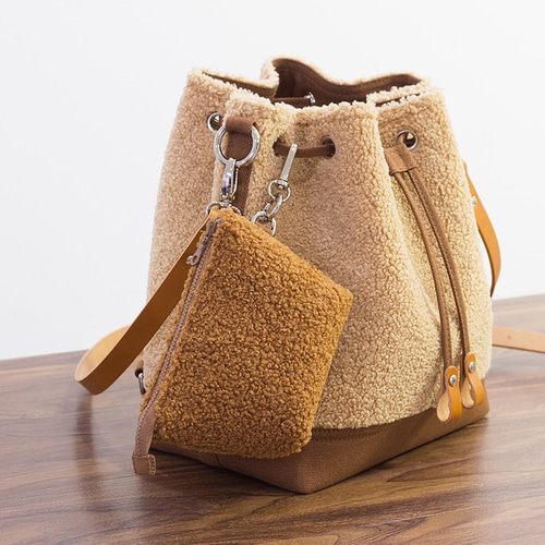 ボアポーチ モコモコ可愛い小銭入れ ミニ財布 エコファー ポーチ 青鹿