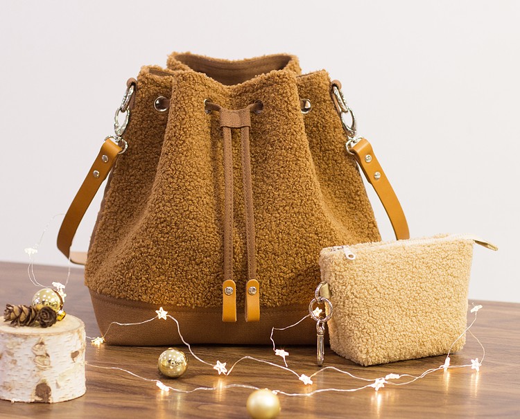 Creema限定福袋 ボアｘ牛革マルチショルダーバッグ（Lサイズ）+ボアポーチ エコファー