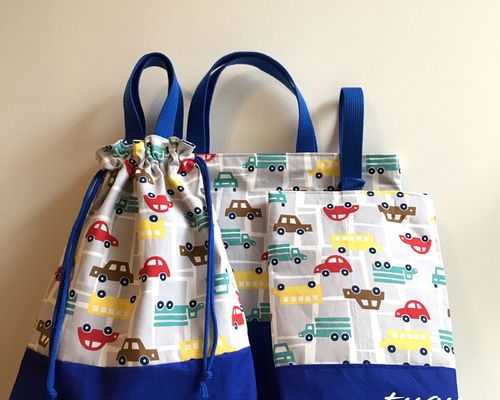 ⋈*｡ﾟ【大人気】北欧風 カラフル車柄 レッスンバック＆上履き入れ お