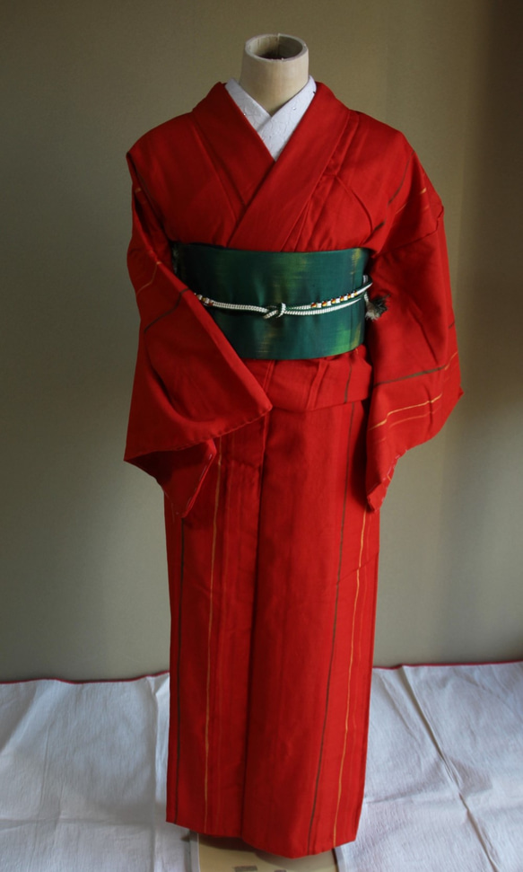 イタリアンレッドに一筋のリボンラインがサイケデリックでモダン　裄66.5ｃｍ　ウール着物和裁師手縫い着物 2枚目の画像