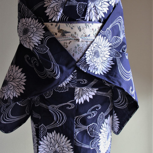 藍染 菊柄 浴衣（新品未使用品） 藍染 菊柄 浴衣（新品未使用品） 藍染 菊柄 浴衣（新品未使用品）