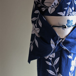 藍染浴衣　明るめ紺　　潔い桔梗が大人かっこいい　　裄70ｃｍ　トールサイズ　木綿　和裁 2枚目の画像