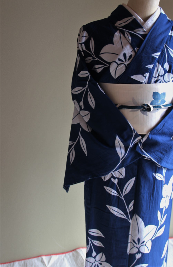 藍染浴衣　明るめ紺　　潔い桔梗が大人かっこいい　　裄70ｃｍ　トールサイズ　木綿　和裁 2枚目の画像
