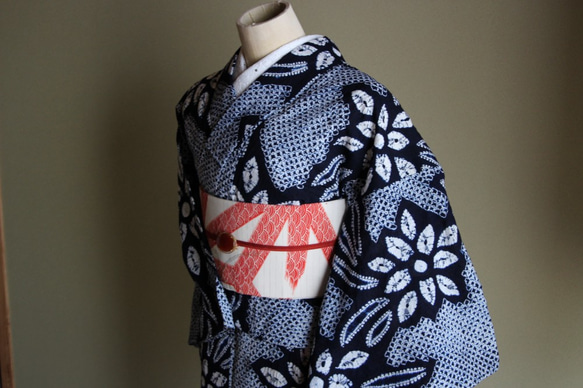 美品 有松鳴海絞り 綿洗える着物“スペシャル美しいクレマチス”高級浴衣L+75 美品 有松鳴海絞り 綿夏着物“リズムをつけ花開く女王クレマチス