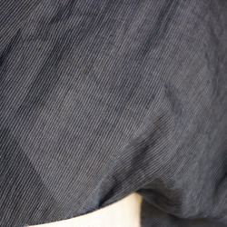 ◇小千谷ちぢみ 夏の大人の贅沢◇ざっくりとした風を通す麻の着物　粋な黒にごく細い紺白の細縞　トール袖長め　　裄69ｃｍ　 10枚目の画像