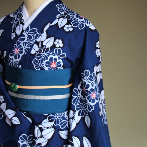 浴衣/未使用しつけ付き/手縫/日本製/注染/藍/紺白/綿/肩当て付 浴衣/未使用しつけ付き/手縫/日本製/中染/藍/紺白/綿/肩当て付