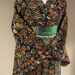 濃紺×オレンジ　中華風のオリエンタルな花柄　裄68ｃｍ　お袖長めトールサイズ　ウール　　和裁師手縫い着物 2枚目の画像