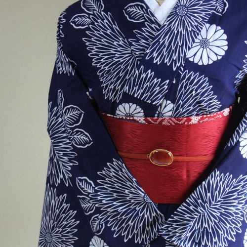 手染め藍 型染浴衣 濃紺 大輪の花が大人の落ち着いた華やかさを演出