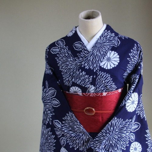 手染め藍 型染浴衣 濃紺 大輪の花が大人の落ち着いた華やかさを演出