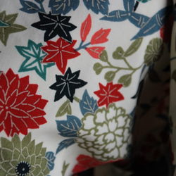 紅型調型染　蝶花が華やかな染小紋　裄65ｃｍ　シルクウール　トールさんサイズ　和裁師手縫い着物 3枚目の画像