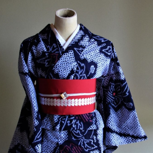 ちいちゃん✺美品 有松鳴海絞り 高級浴衣 着物 綿 A3149 新品 有松鳴海絞り 夏着物 ”そっと忍ばせたひらがなの遊び心