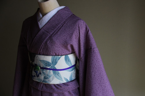 江戸小紋　肌なじみのいい紫は落ち着いた雰囲気　変わり青海波柄　裄65.5ｃｍシルクウール　和裁師手縫い着物 1枚目の画像