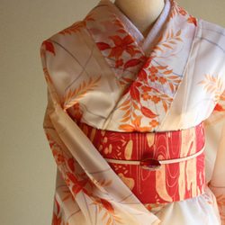 正絹絽 朝焼けのようなホワイトからアイボリーオレンジのぼかしが柔らかな印象　裄65ｃｍ　　和裁師完全手縫い着物 1枚目の画像