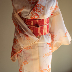 正絹絽 朝焼けのようなホワイトからアイボリーオレンジのぼかしが柔らかな印象　裄65ｃｍ　　和裁師完全手縫い着物 2枚目の画像