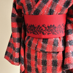 北欧系　赤黒チェックにキルト柄　裄69cm　トールサイズ ウール　和裁師手縫い着物 2枚目の画像