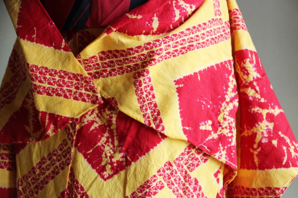 新品現代有松絞り◇【赤+黄】絞り個性的ビビッドなアフリカンレッドが印象的　トールサイズ　お袖長め　裄70ｃｍ　木綿 10枚目の画像
