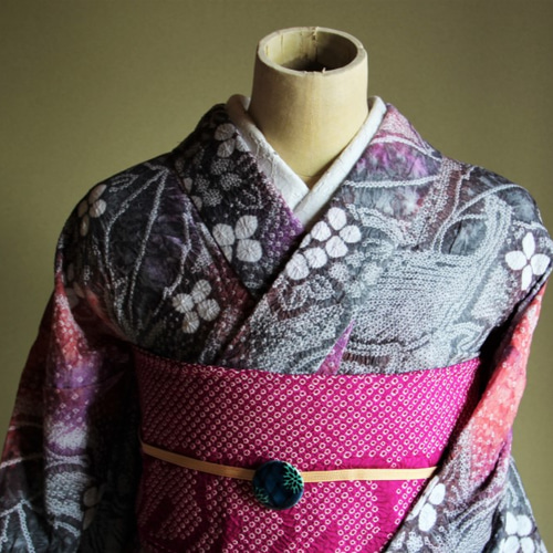 ◇有松鳴海絞り浴衣◇完全新品現代有松【藤色-ｸﾞﾚｰぼかし+赤桃