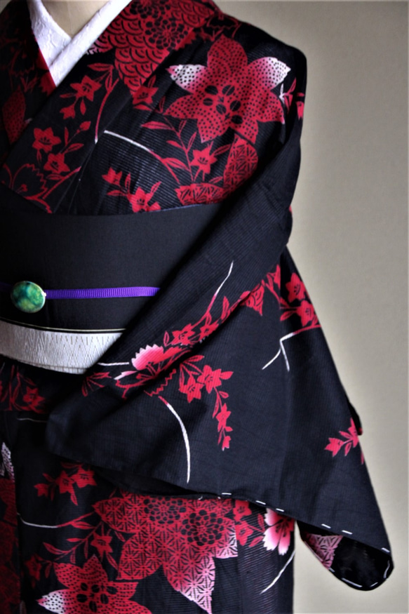 綿絽浴衣◇注染染め 大人シック 黒にぼかしの秋の花々が影絵の