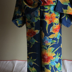 華やかな極彩色の花がサイケデリックでモダン　裄68ｃｍ　トールサイズ　ウール　　和裁師手縫い着物 3枚目の画像