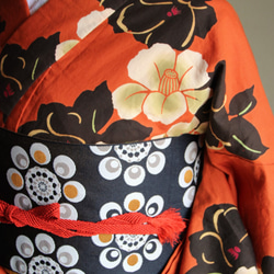 本型染浴衣　正統派古典　風情のある海老茶色とオレンジに椿　モアトールサイズ　裄70ｃｍ　木綿　和裁師手縫い着物 5枚目の画像