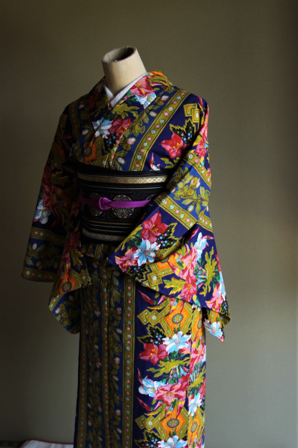 海外コレクター向高級絹織物レディース用ちりめん生地着物豪華絢爛華々
