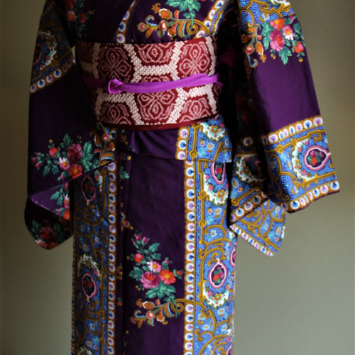 エキゾチックな浴衣 中華系の豪華な額縁柄付け 大人かっこいい 紫系 袖