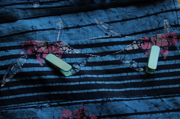 ◇本藍ろうけつ染浴衣◇大人の正統派浴衣　アイスブルーと変則ストライプが立ち姿を美しくみせる　袖長めトールサイズ裄67.5 8枚目の画像