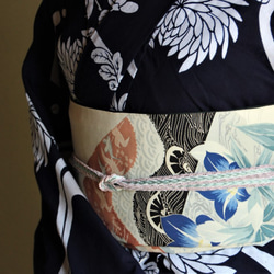 本藍染浴衣　舞妓さんのような浴衣　水に流れる八重菊柄が古典的で美しい　袖長め　裄67.5ｃｍ　トールサイズ 4枚目の画像