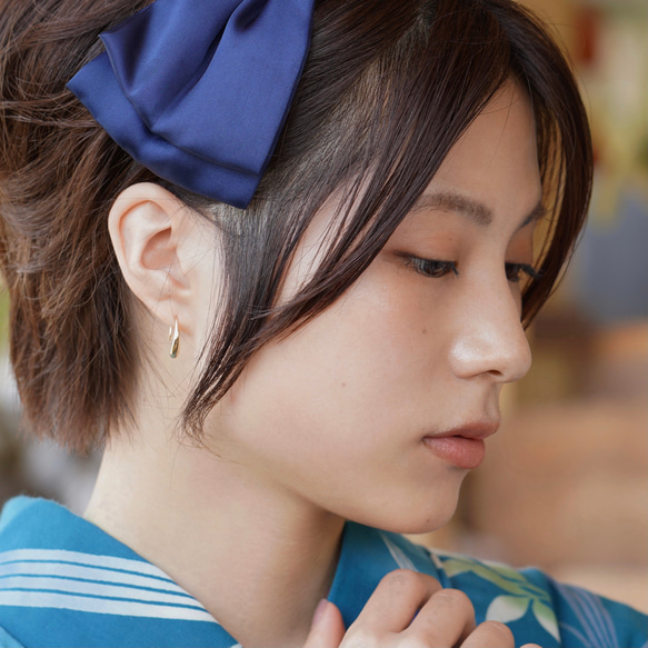 オフィスでも使える定番ピアス！小さなしずく型のピアス（ゴールド/シルバー ）秋　プチギフト　メンズ　華奢　クリスマス 13枚目の画像